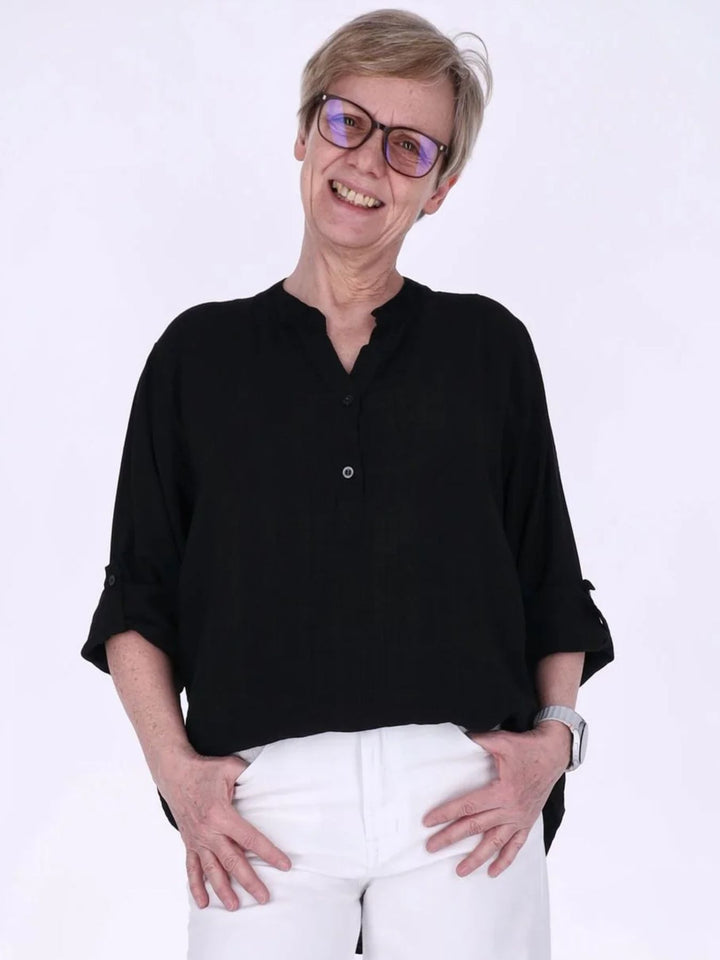 Damen Blusenshirt aus Viskose mit Krempelärmeln und Knopfleiste – Schwarz