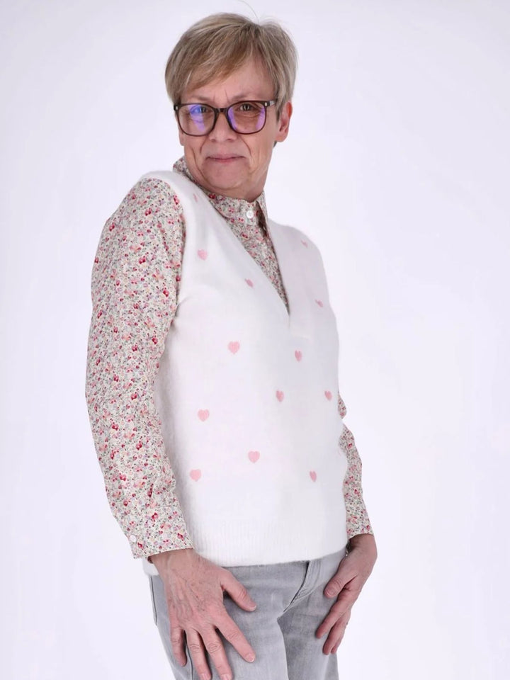 Damen 2-in-1 Strick-Pullunder mit Bluse und Herzmuster – Weiß