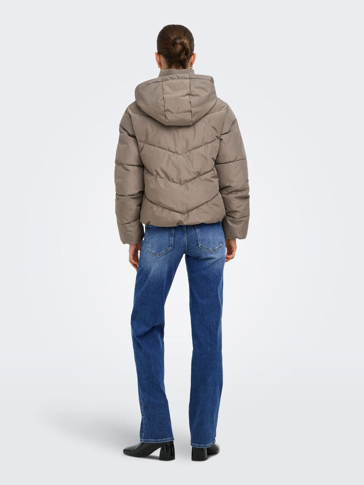 ONLY ONLCLAIR Pufferjacke mit Kapuze in Walnussbraun