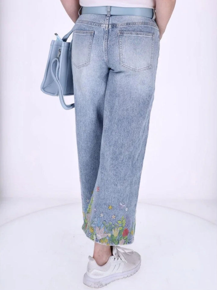 Damen-Jeans „Wiese“ mit Blumen- und Schmetterlings-Stickerei