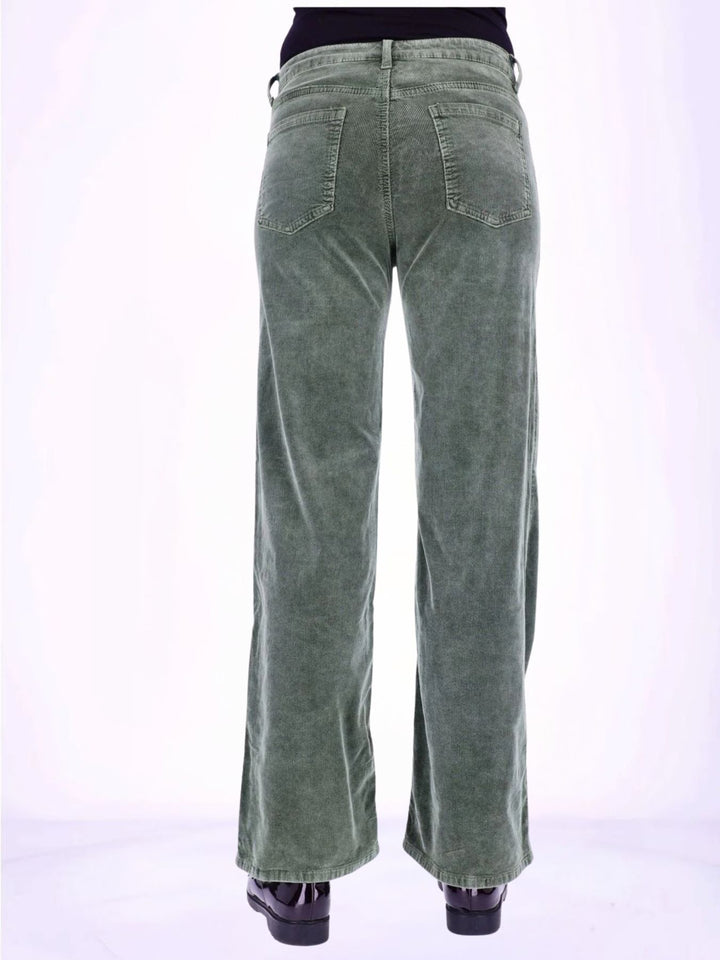 Grüne Cordhose Damen – bequem, modern & vielseitig kombinierbar