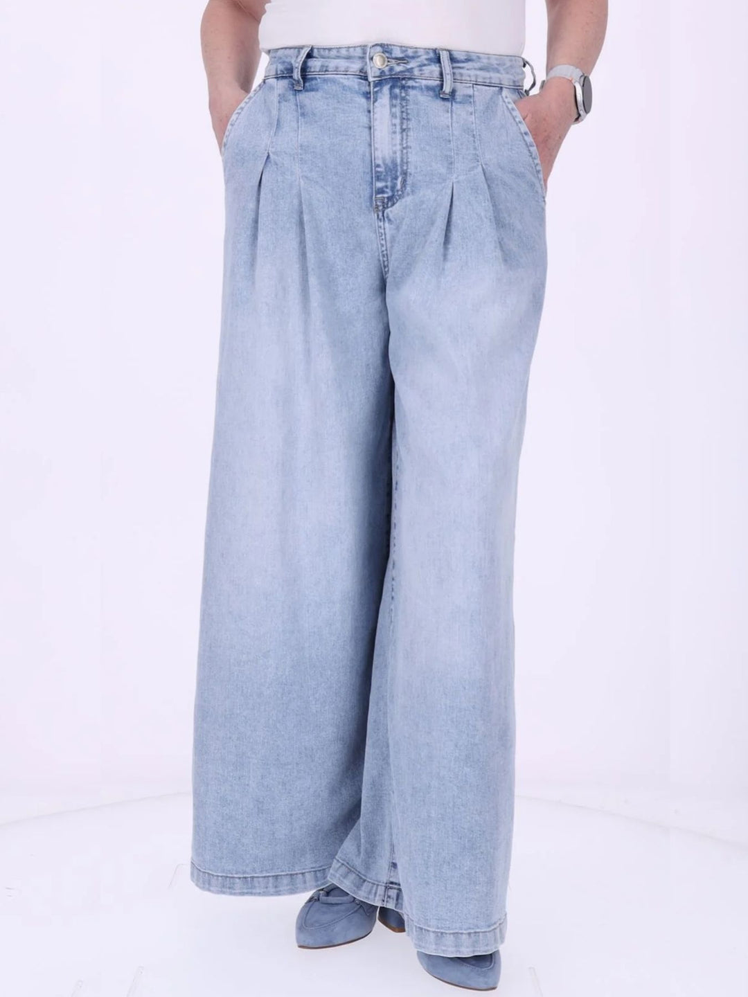 Damen Wide-Leg-Jeans mit Faltendetails – lässig & modern