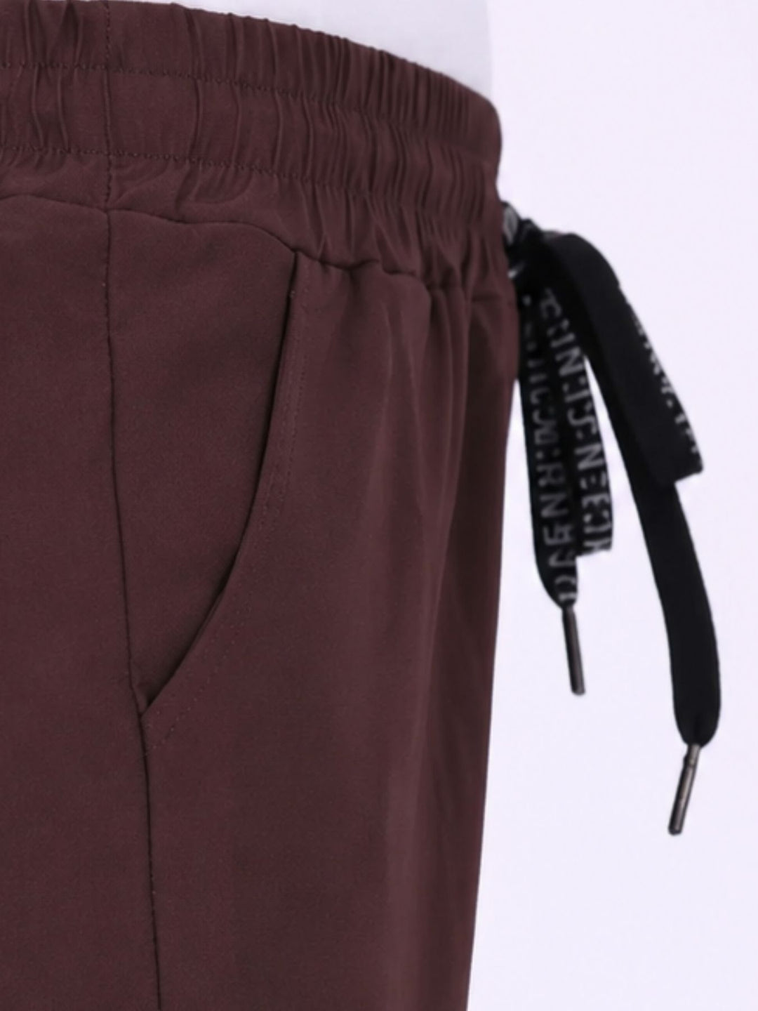 Braune Damenhose mit elastischem Bund & variabler Beinlänge