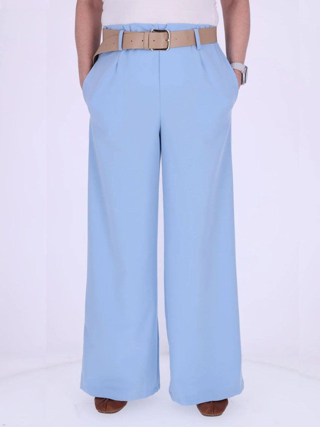 Blaue Damen-Sommerhose mit weitem Bein & Gürtel – bequem & chic