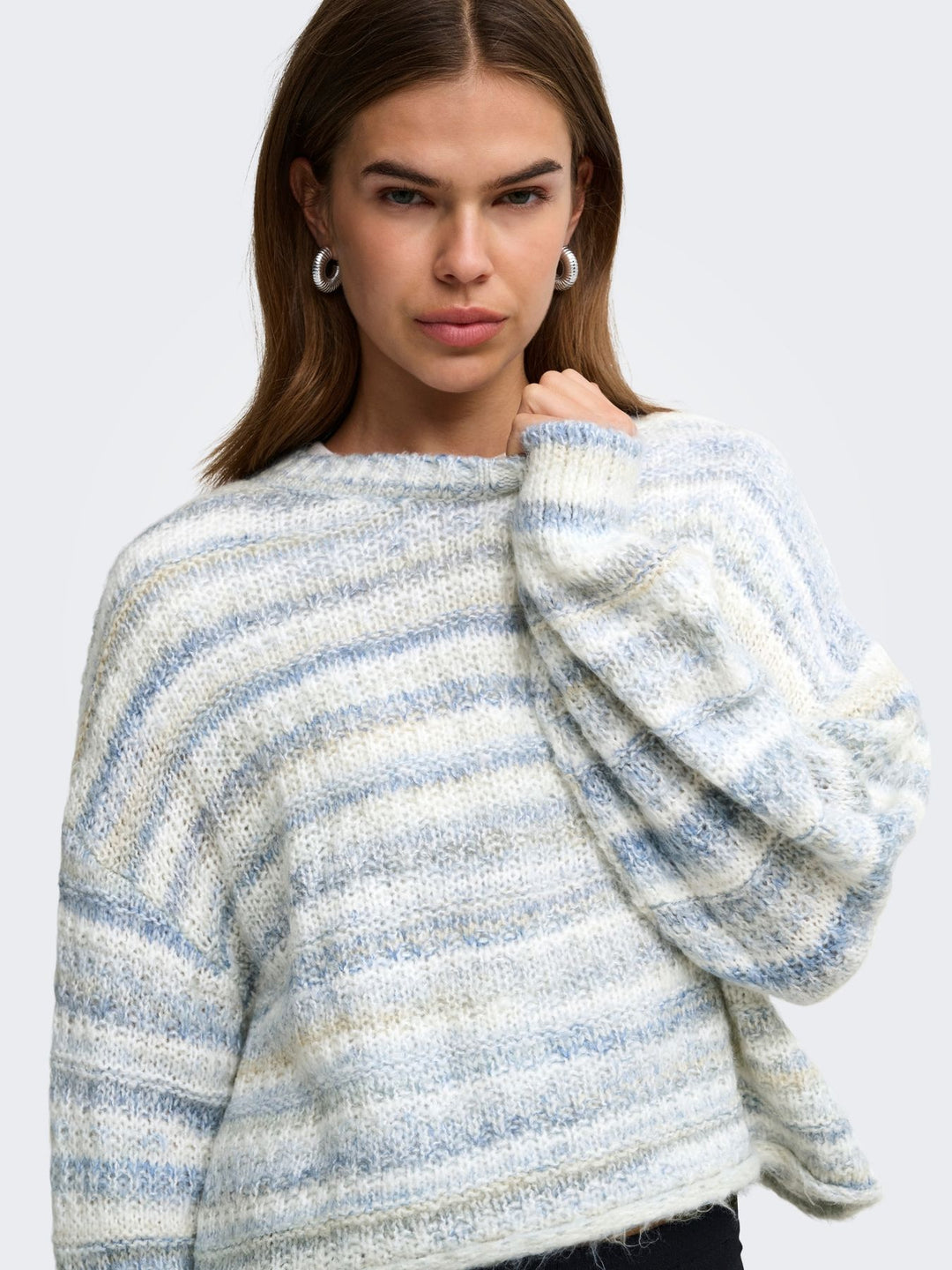 Damen Strickpullover in Cloud Dancer & Windward Blue von Only
