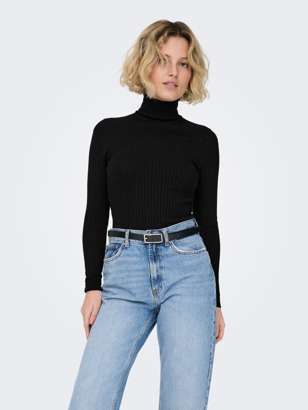 Schwarzer Damen Rollkragen-Strickpullover mit feinen Streifen von Only