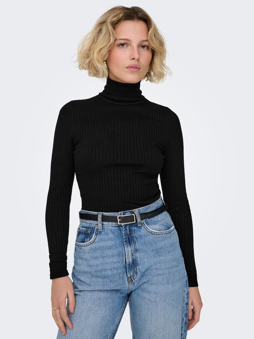 Schwarzer Damen Rollkragen-Strickpullover mit feinen Streifen von Only