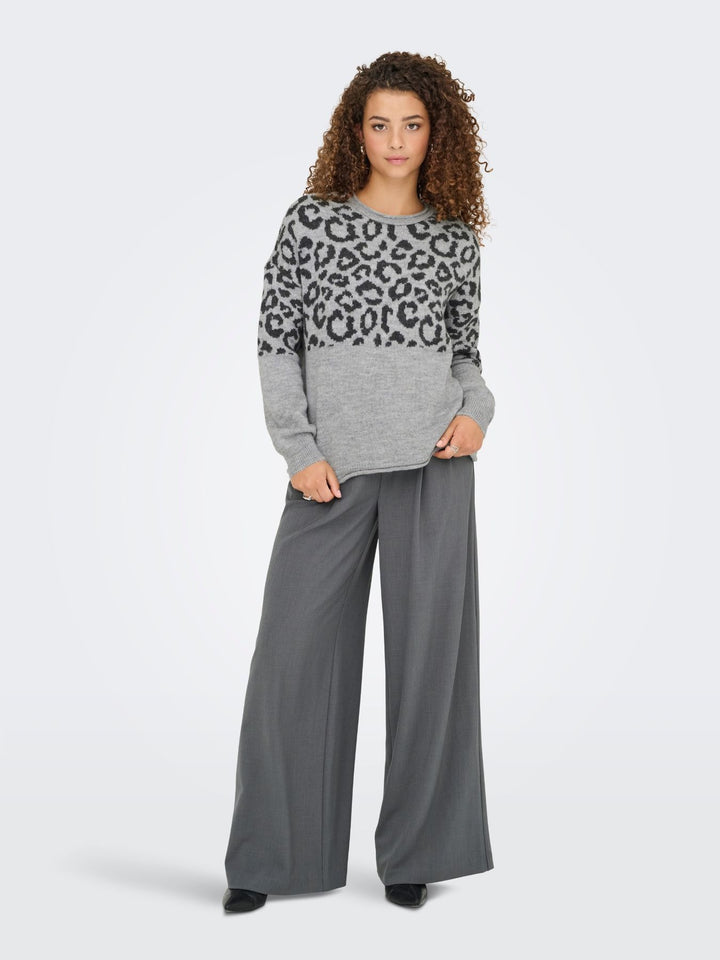 Damen Strickpullover mit Rundhalsausschnitt & tief angesetzten Schultern in Grau