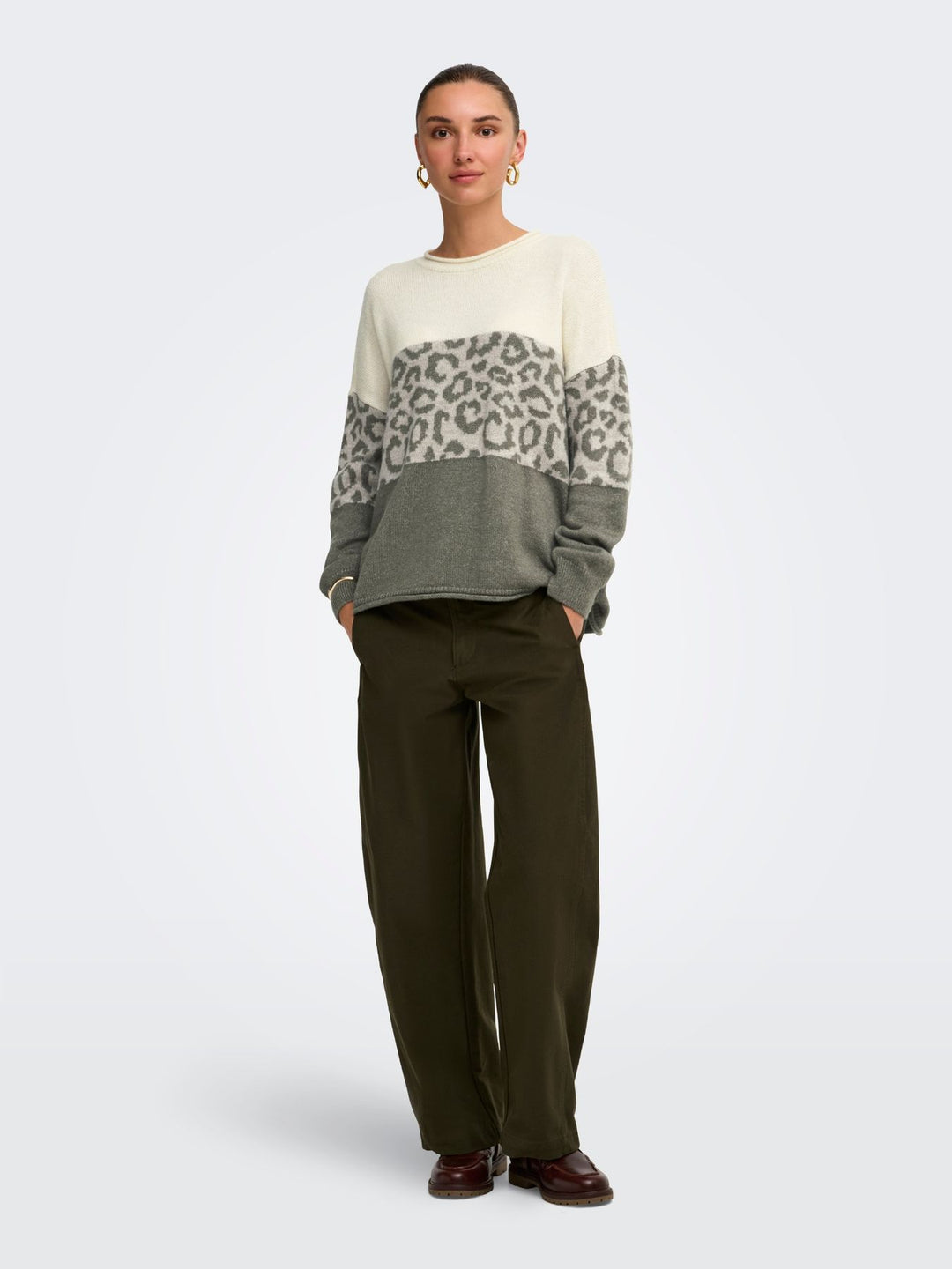 Damen Strickpullover mit Rundhalsausschnitt & tief angesetzten Schultern in Grün