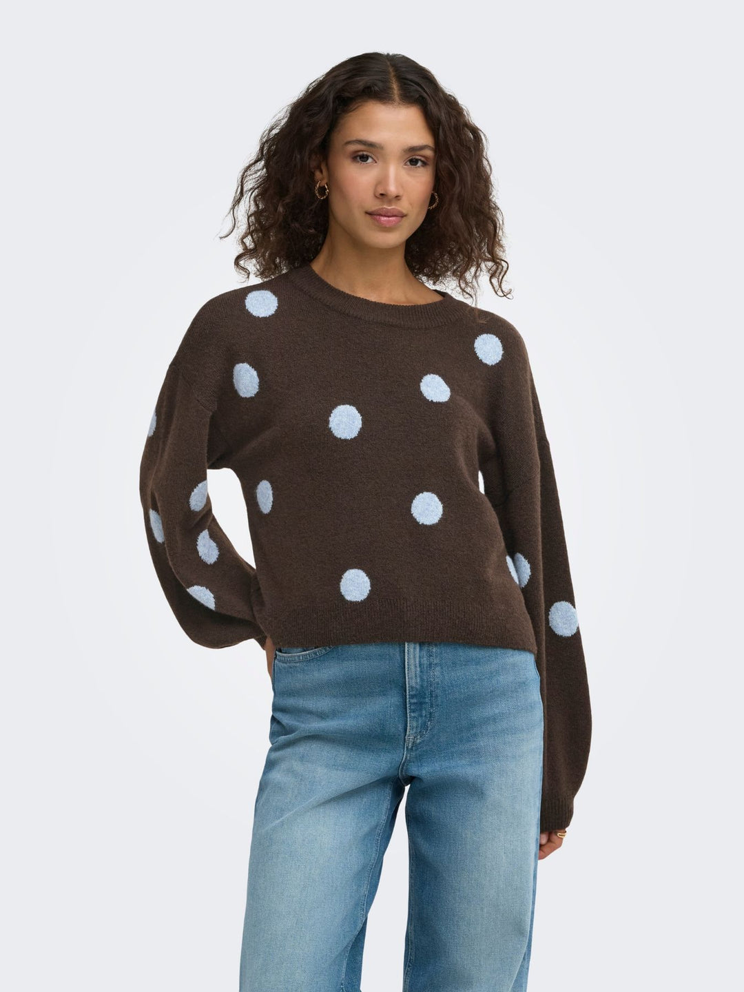 Brauner Damen Strickpullover mit hellblauen & braunen Punkten