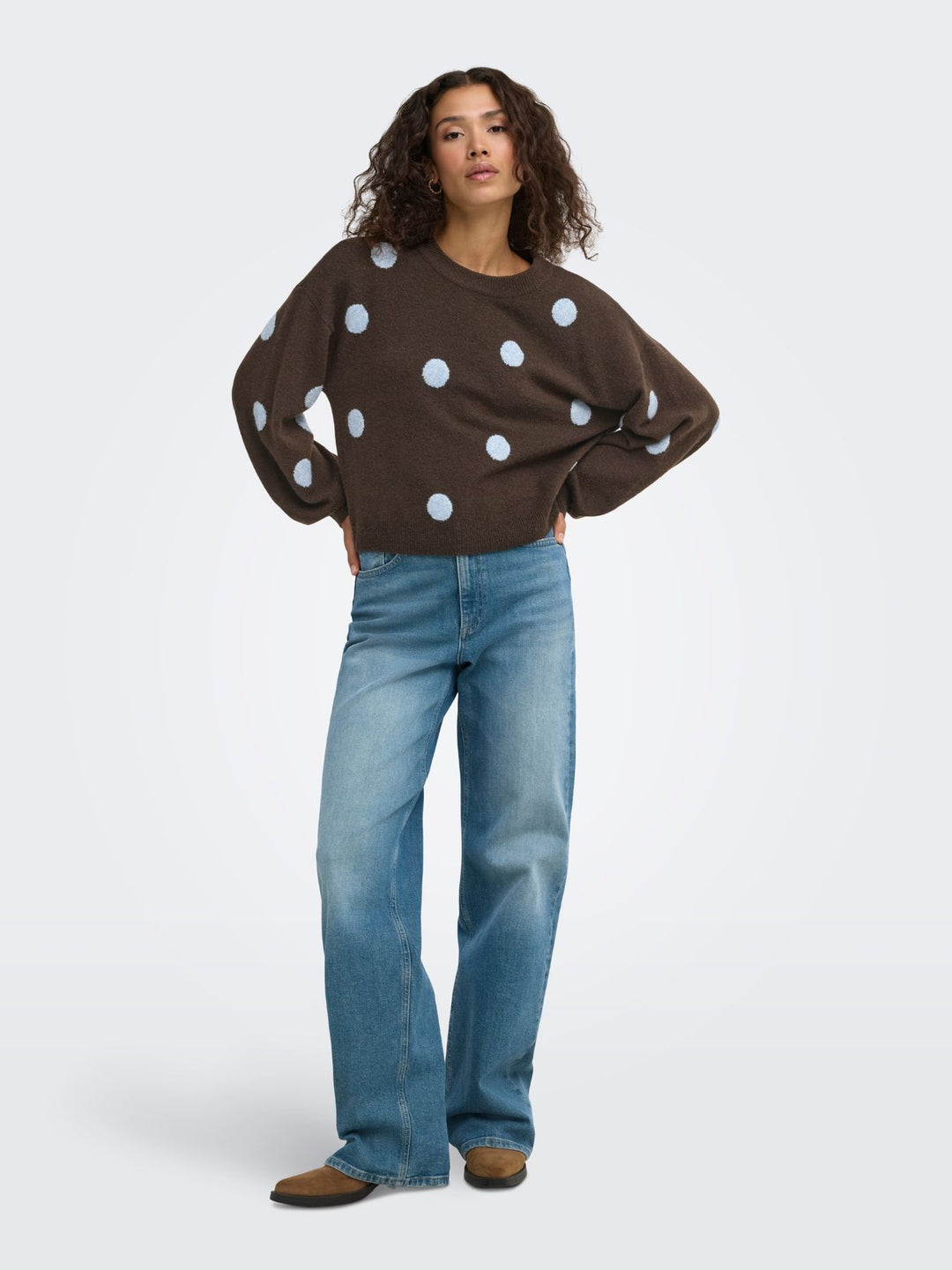 Brauner Damen Strickpullover mit hellblauen & braunen Punkten