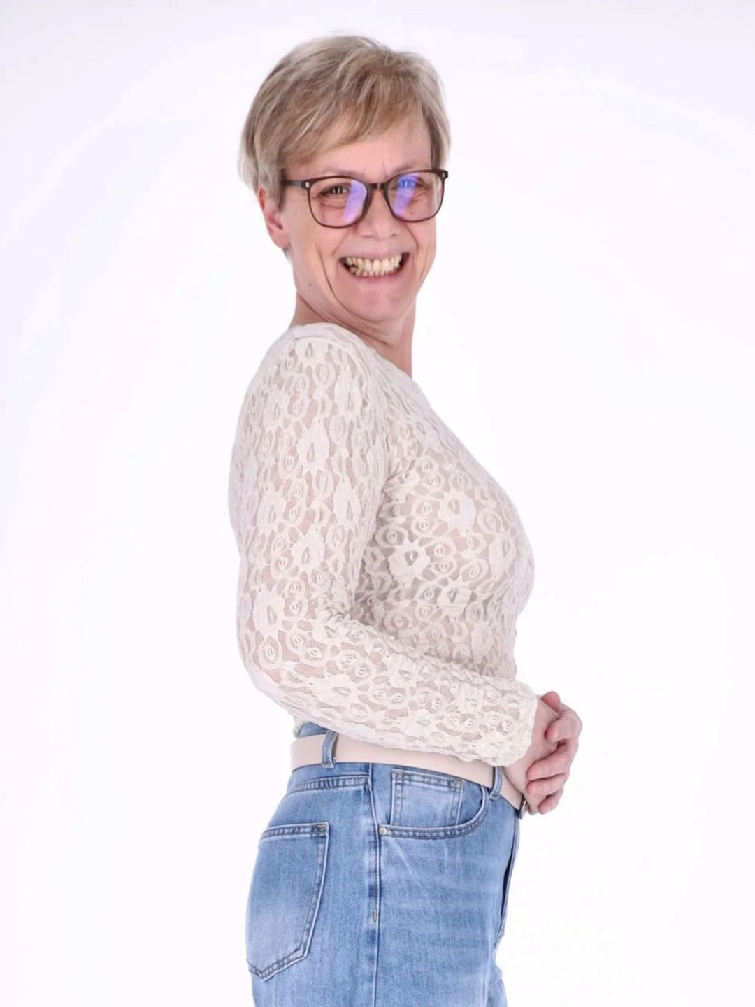 Beiges Damen Langarmshirt aus Spitze – feminin & vielseitig