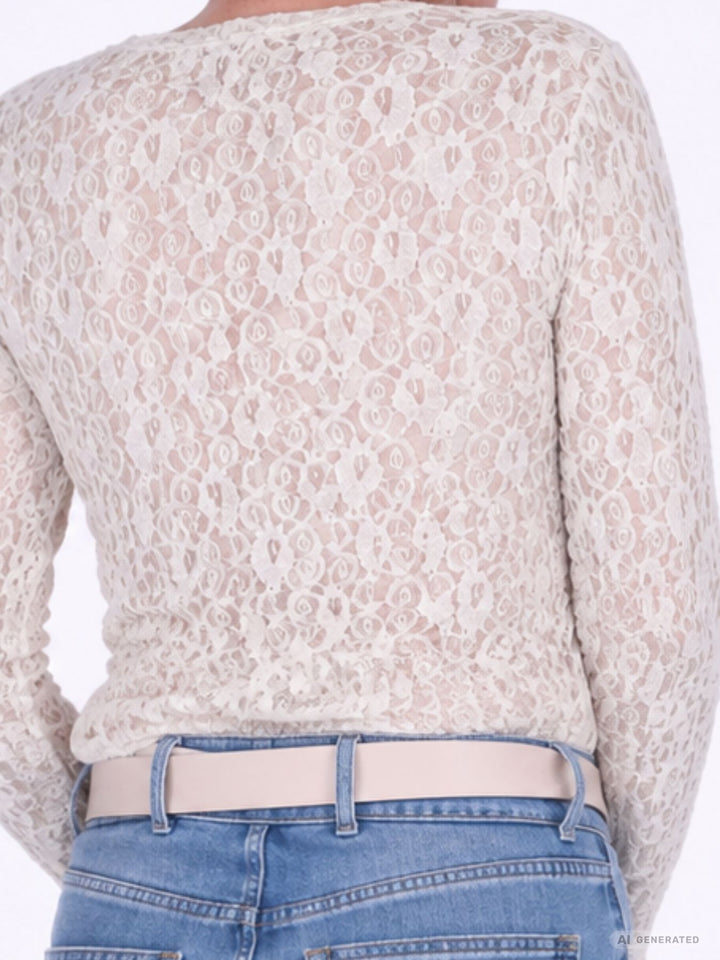 Beiges Damen Langarmshirt aus Spitze – feminin & vielseitig