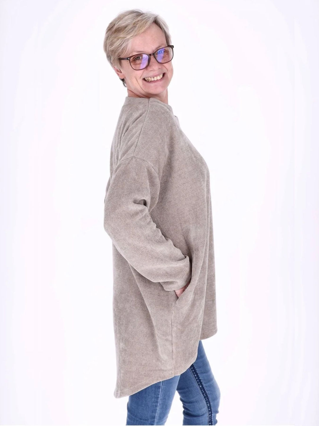 Beiges Damen Longshirt in Cordoptik – locker & modern