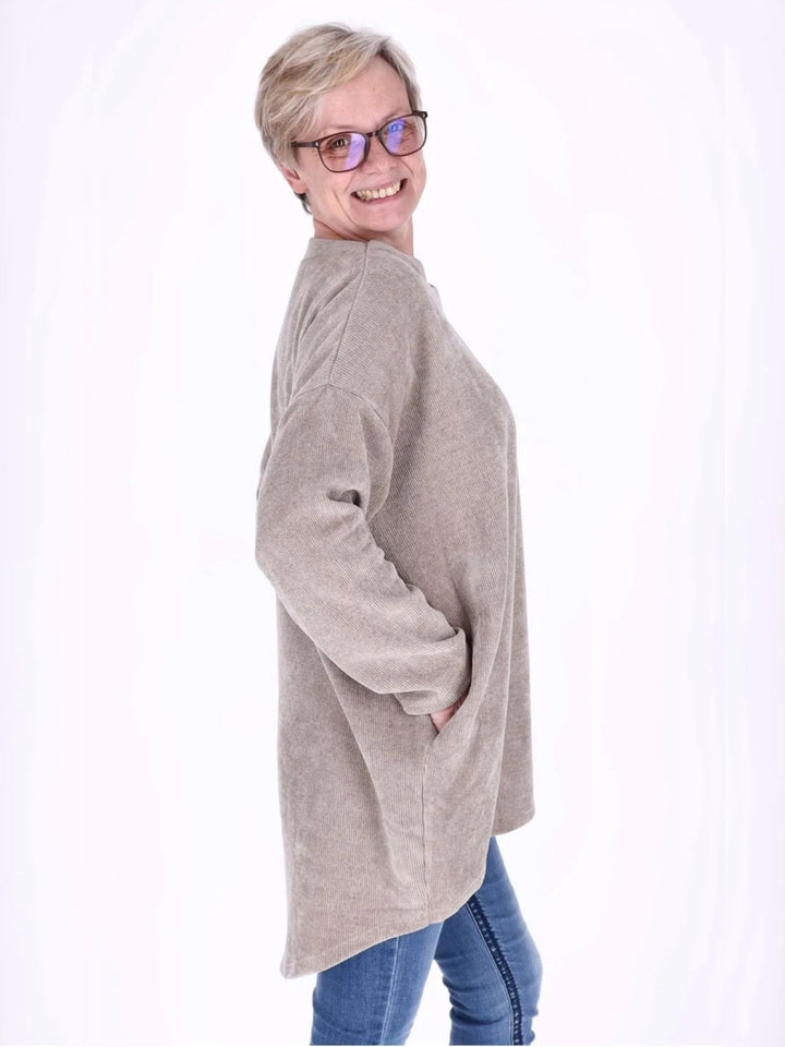 Beiges Damen Longshirt in Cordoptik – locker & modern