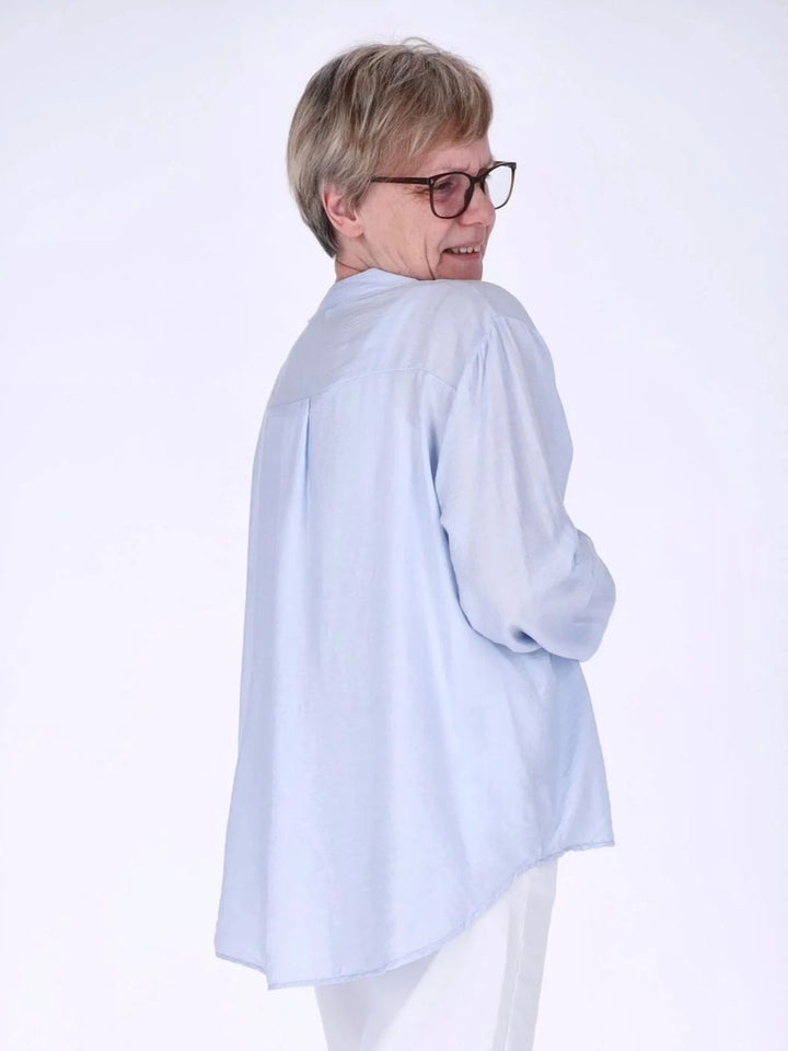 Blaues Damen Blusenshirt aus Viskose mit Krempelarm & Knopfleiste