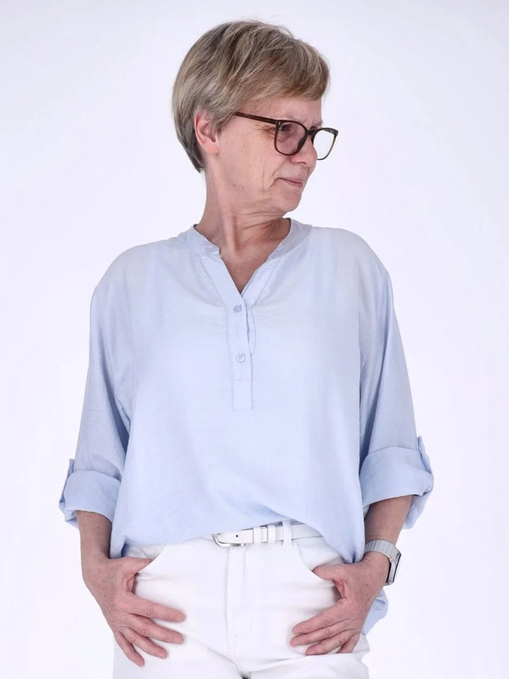 Blaues Damen Blusenshirt aus Viskose mit Krempelarm & Knopfleiste