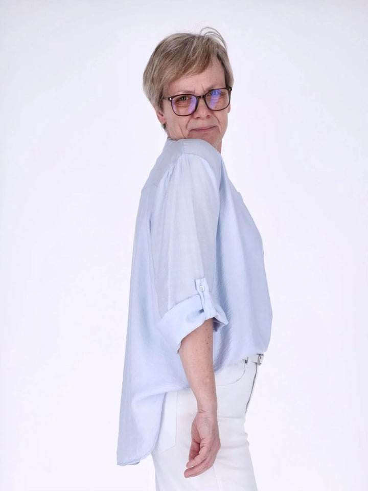 Blaues Damen Blusenshirt aus Viskose mit Krempelarm & Knopfleiste