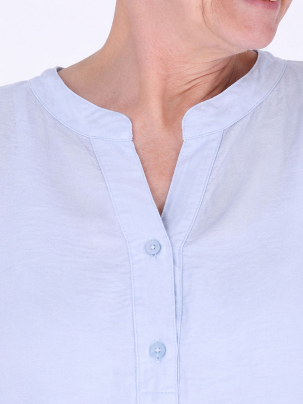 Blaues Damen Blusenshirt aus Viskose mit Krempelarm & Knopfleiste