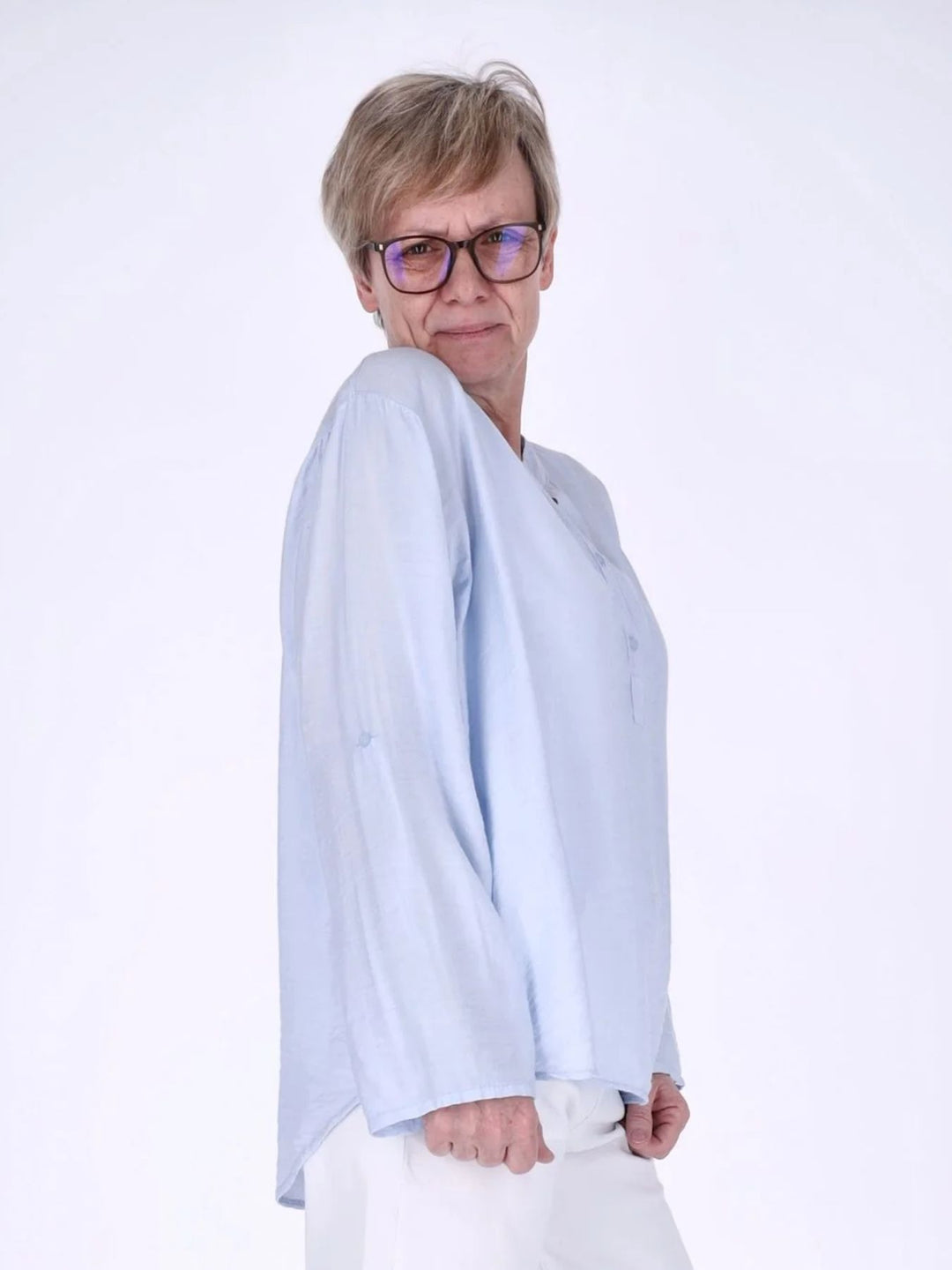 Blaues Damen Blusenshirt aus Viskose mit Krempelarm & Knopfleiste