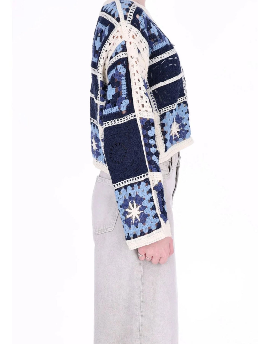 Damen Häkelpullover im Boho-Stil mit Patchwork-Muster – Blau & Creme