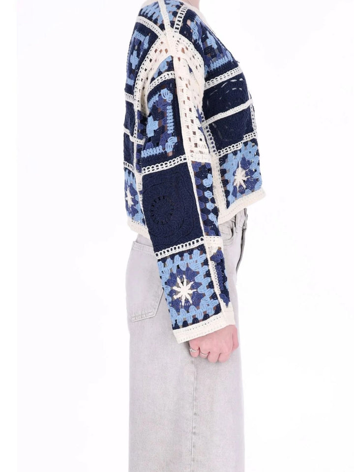 Damen Häkelpullover im Boho-Stil mit Patchwork-Muster – Blau & Creme