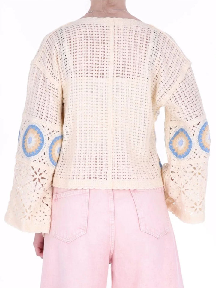 Cremefarbener Damen Häkelpullover im Boho-Stil mit blauem Muster