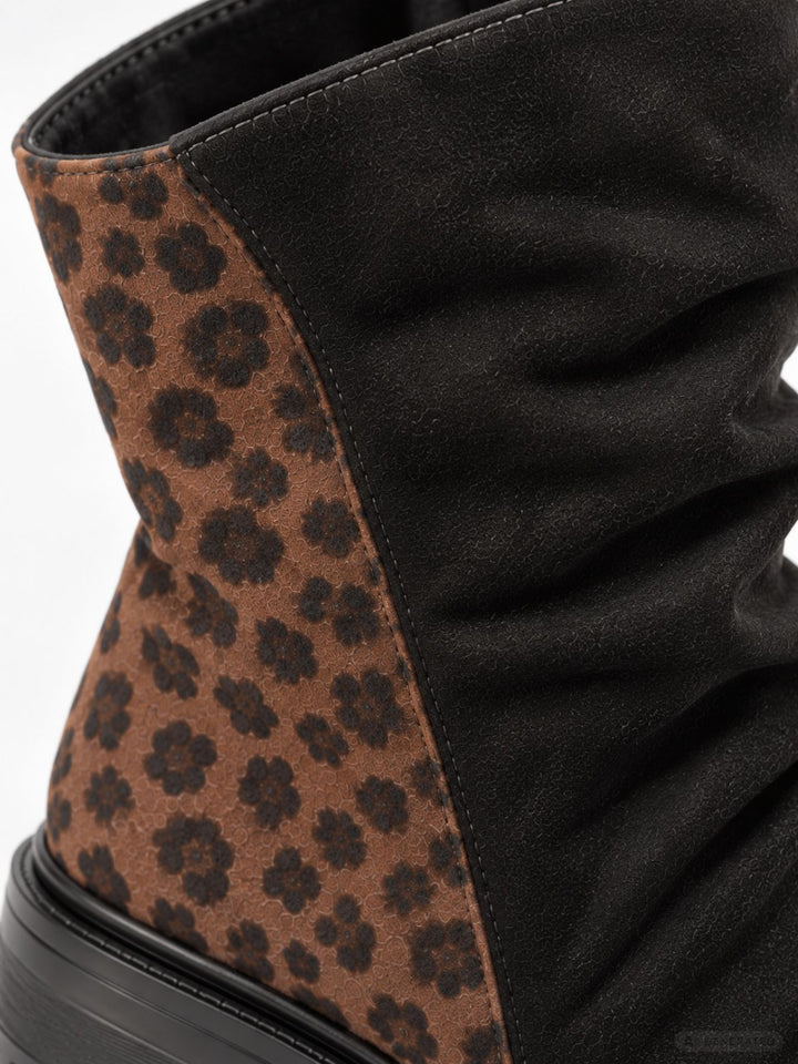 Schwarze Damen Boots mit Leo-Detail