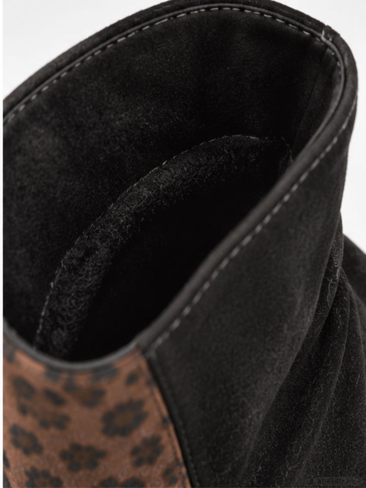 Schwarze Damen Boots mit Leo-Detail
