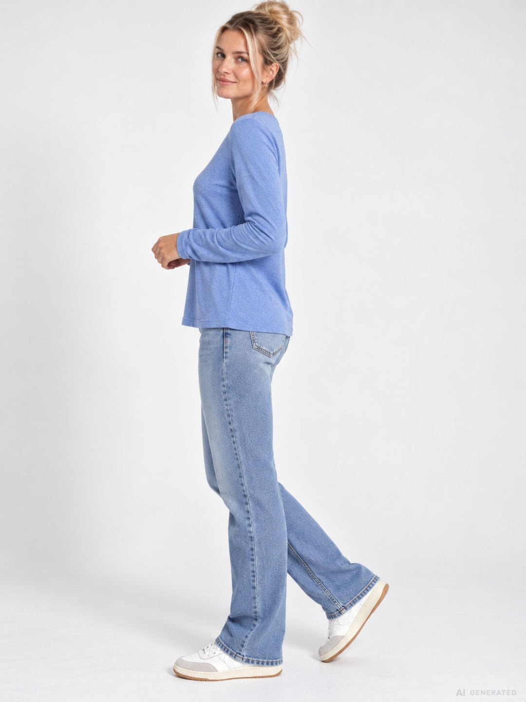 Hellblaues Damen Feinstrickshirt mit Rundhals