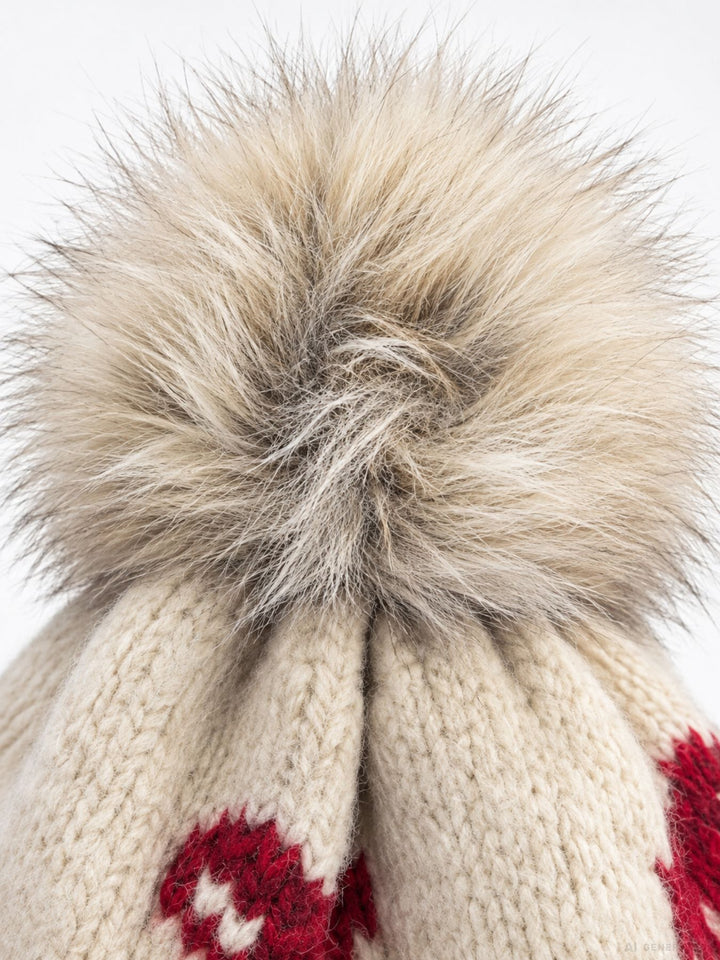 Damen Strickmütze mit Herzen, Kunstfell-Bommel & Fleece-Futter – Beige/Rot