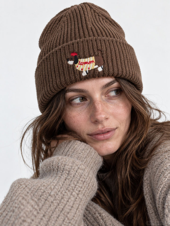 Strickmütze Damen mit Dackel-Stickerei – Braun
