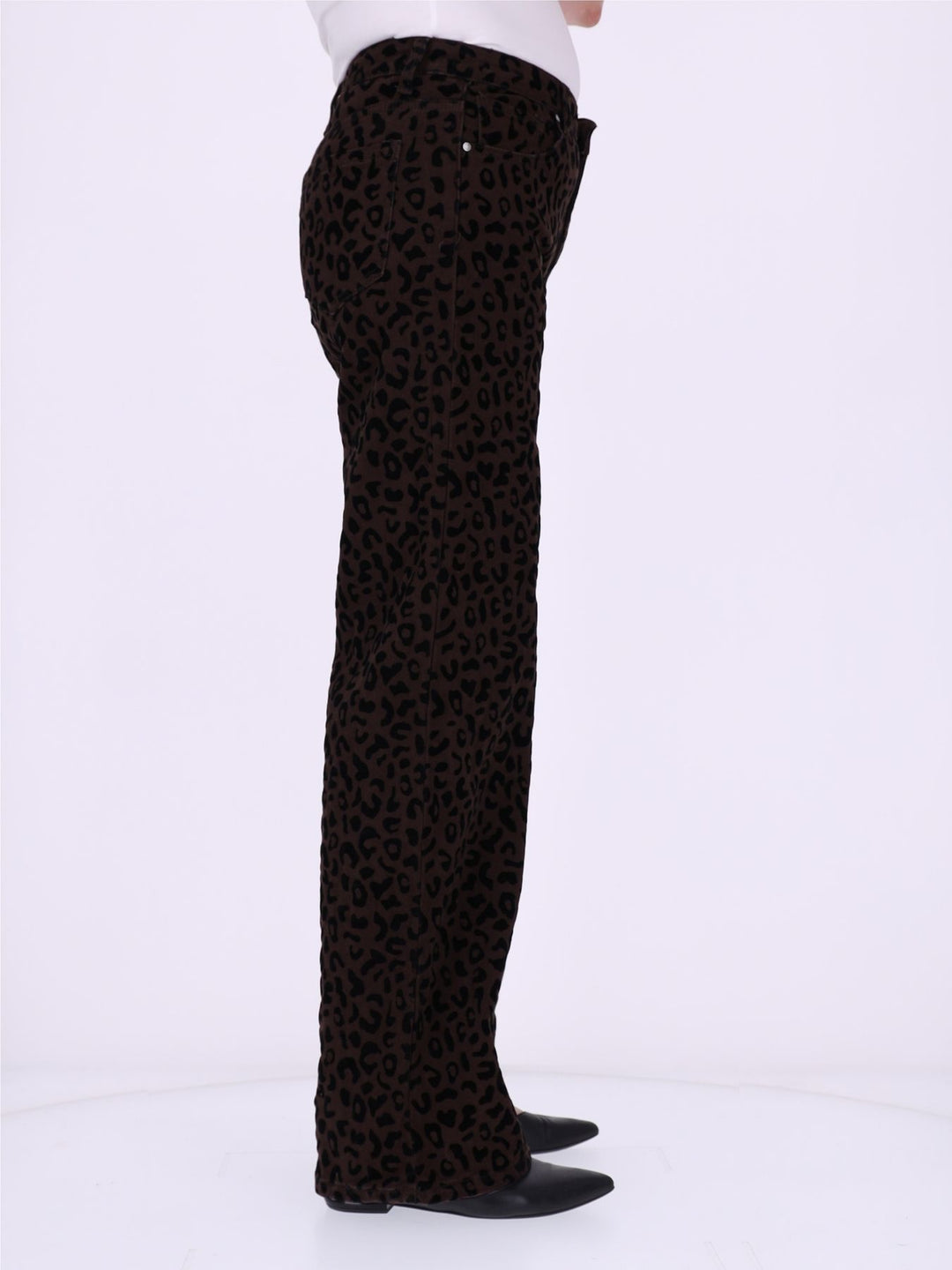 Damen Wide Leg Jeans mit geflocktem Leo-Muster – Braun