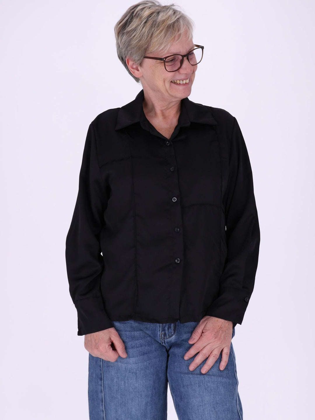 Schwarze Damenbluse mit Hemdkragen