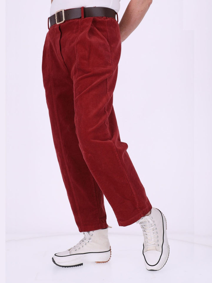 Damen Cordhose mit Gürtel im Barrel Fit  – Rostrot