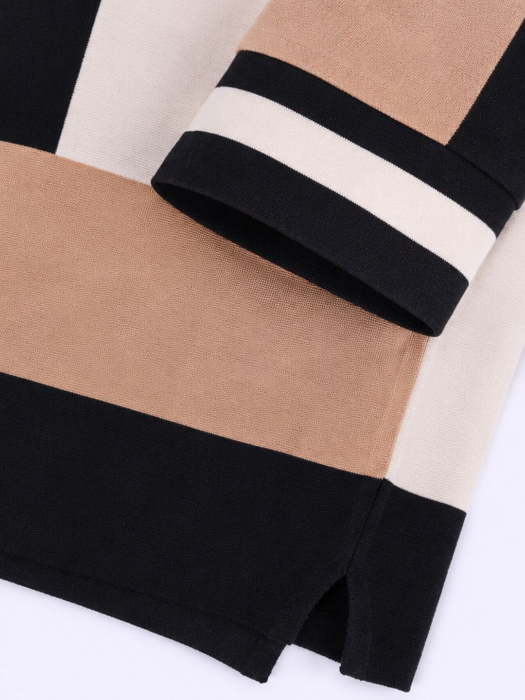 Damen Poncho mit Karomuster – lässiger Oversized-Look mit seitlichen Schlitzen