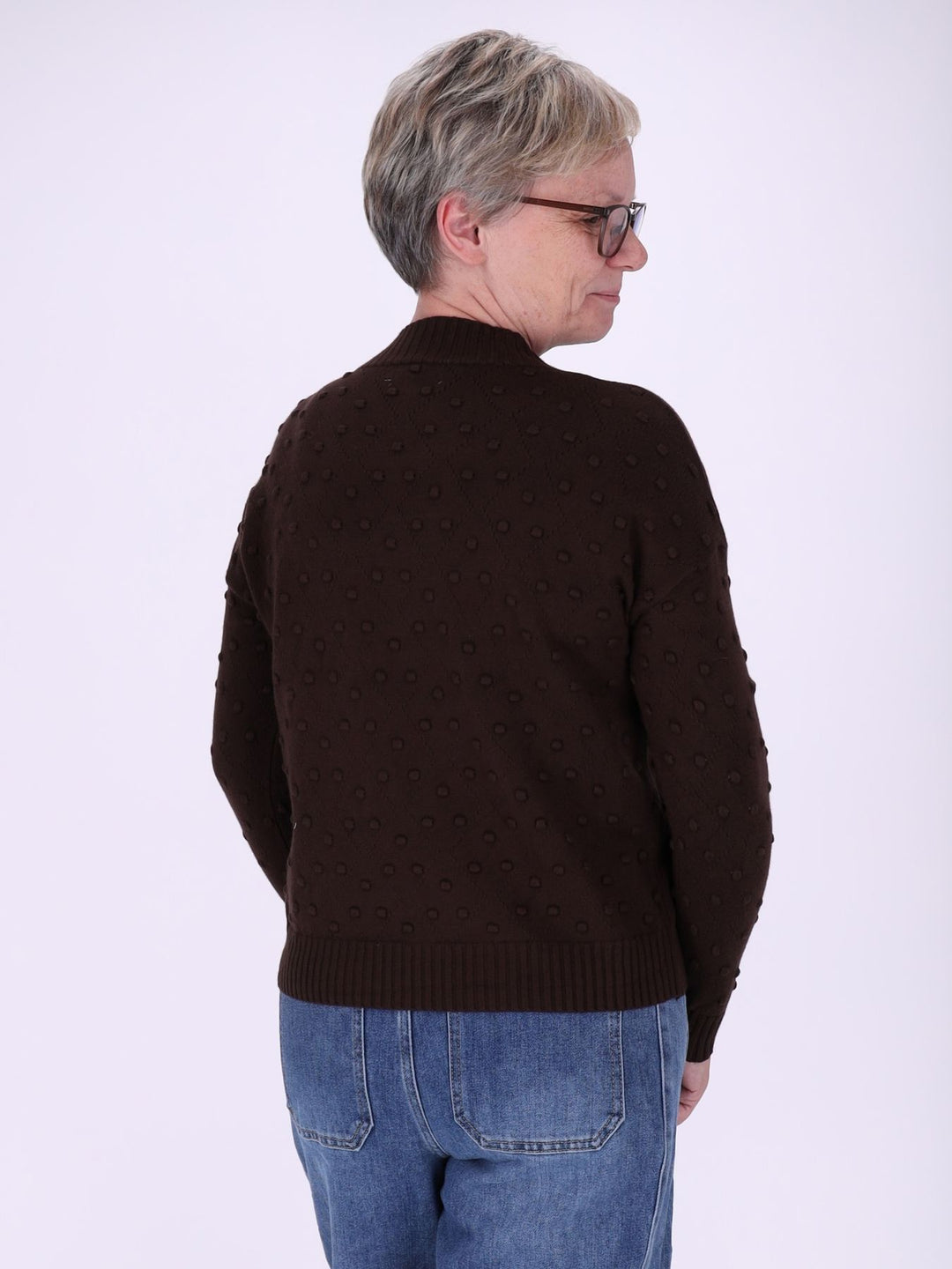 Brauner Strickpullover Damen mit Tupfen & Stehkragen – figurbetont mit Strukturmuster