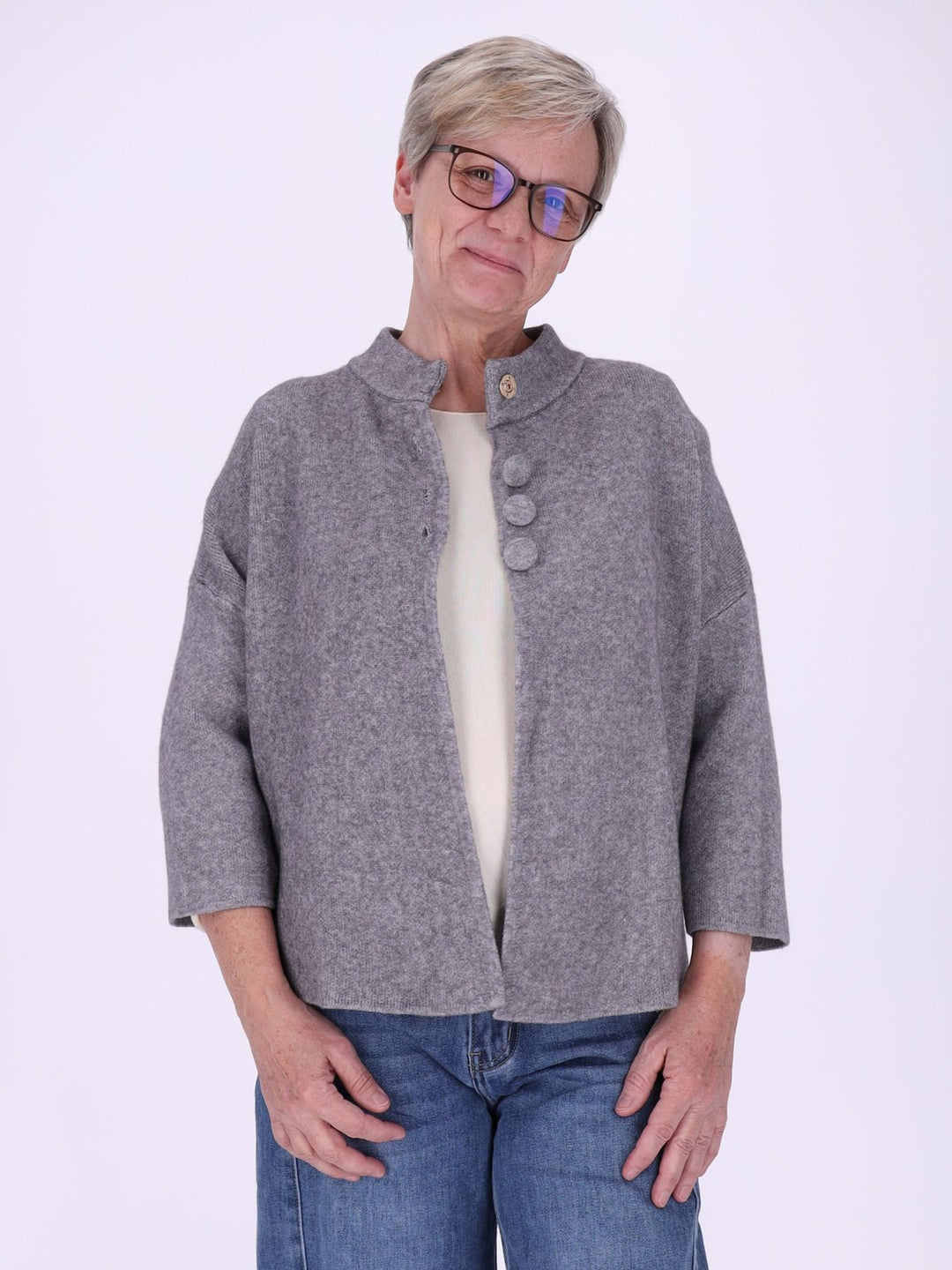 Graue Strickjacke Damen in A-Form – Stehkragen & halber Arm