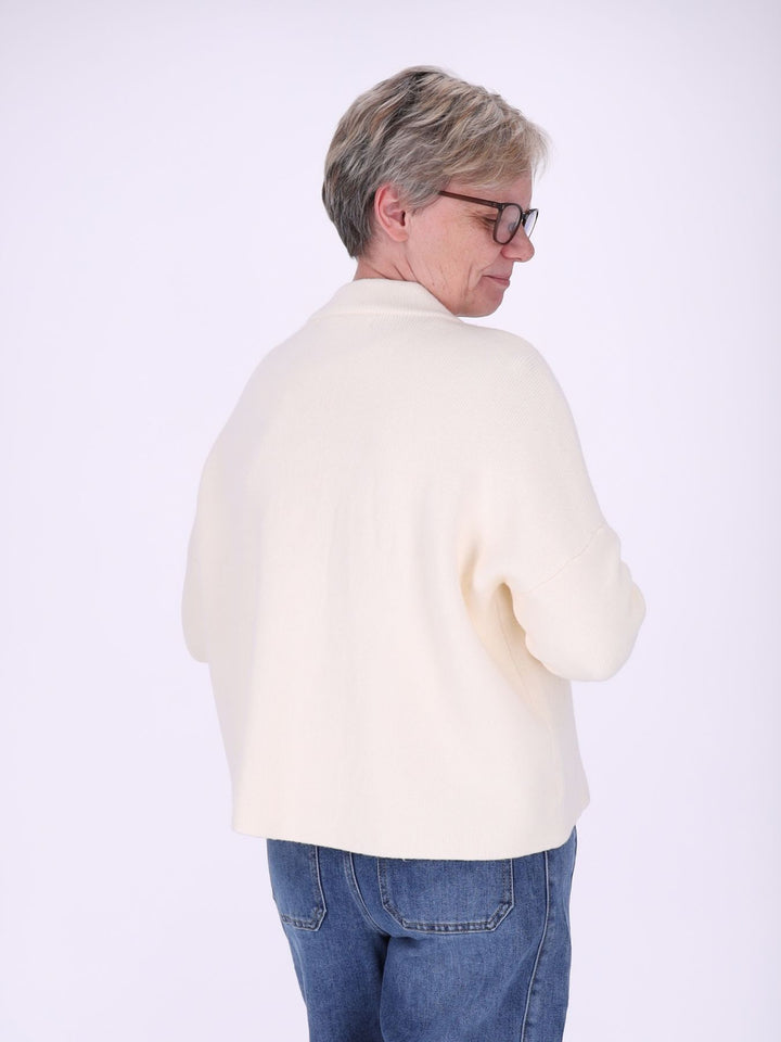 Beige Strickjacke Damen in A-Form – Stehkragen & halber Arm