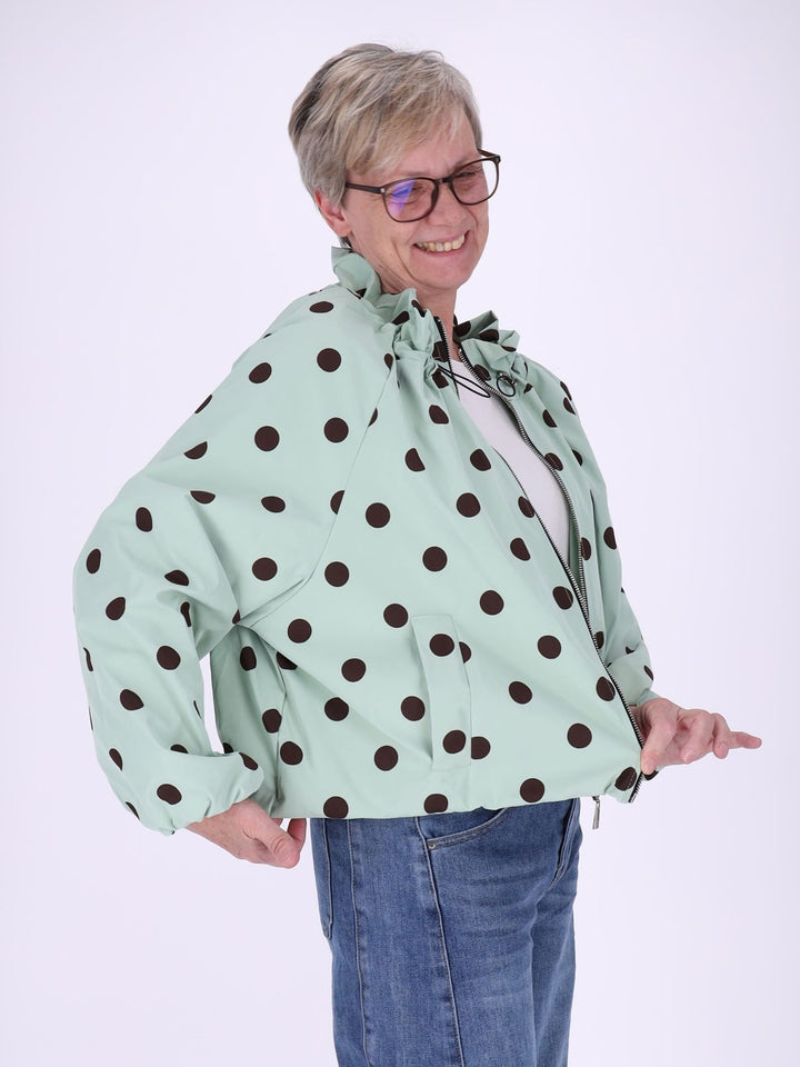 Leichte Damenjacke in Grün mit braunen Polka Dots