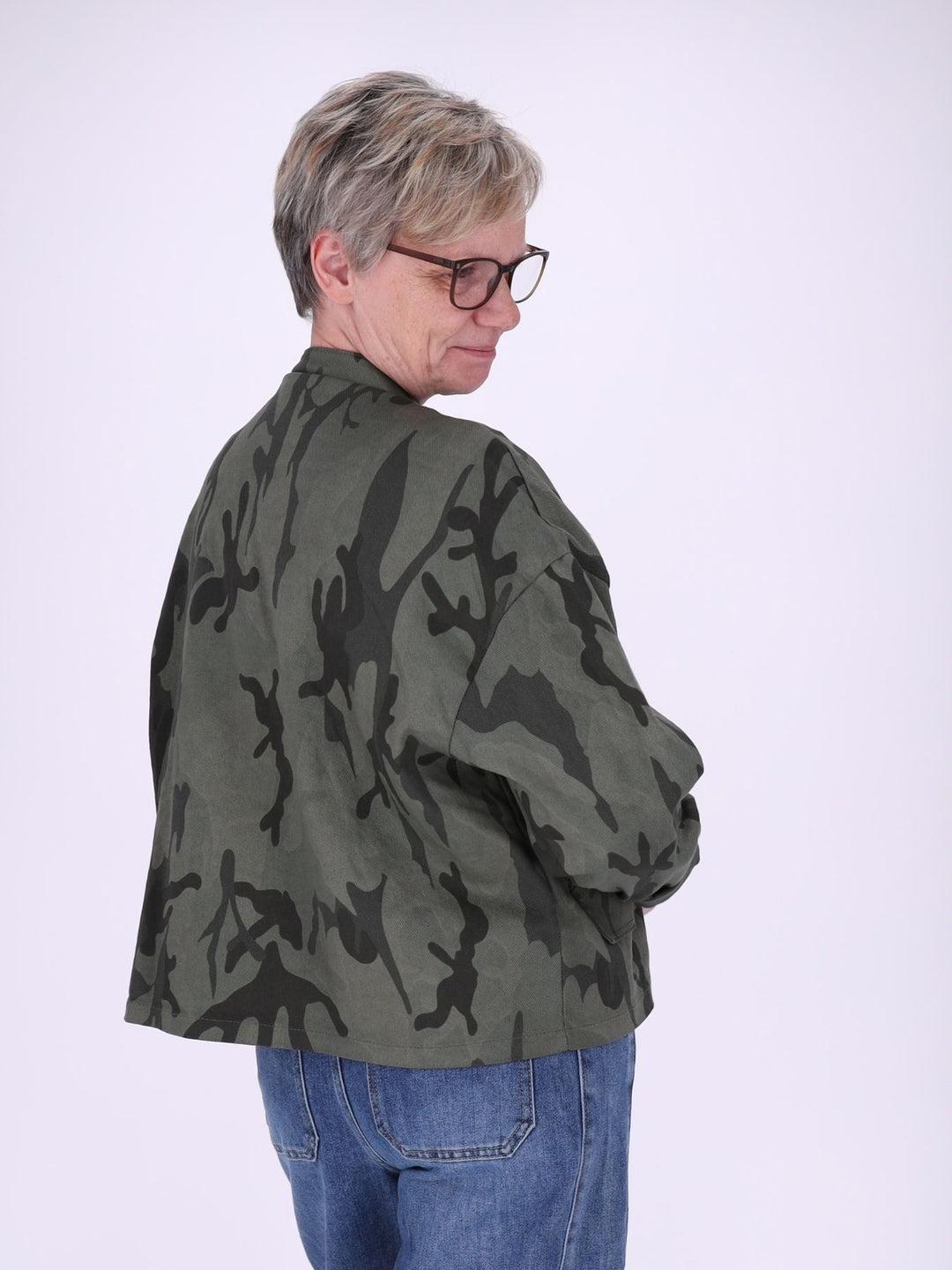 Damen Military Jacket Camouflage – lässig, modern & ausdrucksstark