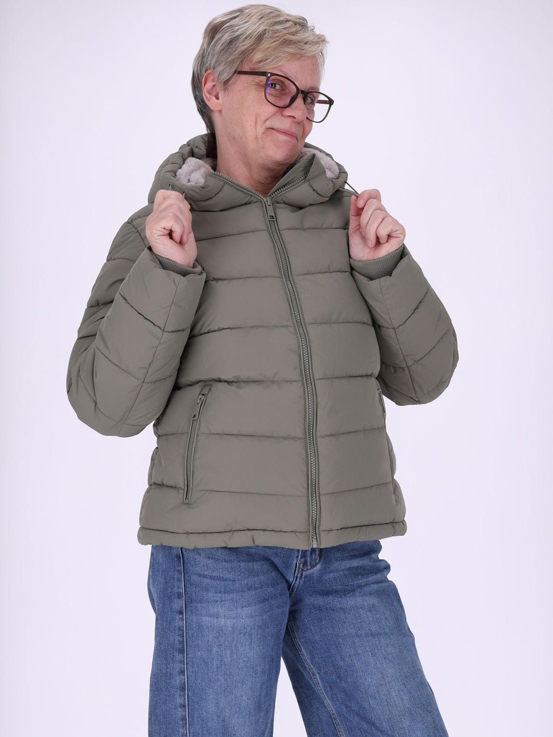 Grüne Damen Steppjacke mit Fake-Fur-Futter & recyceltem Polyamid – kuschelig, modern & vielseitig