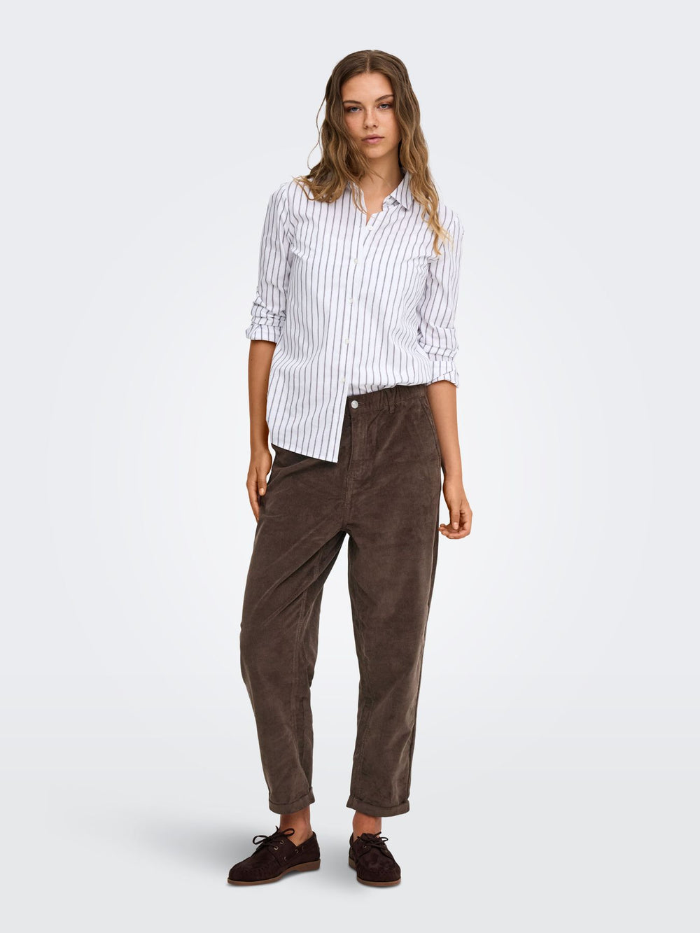 ONLFLORA MW ELA CORD CAROT PANT PNT