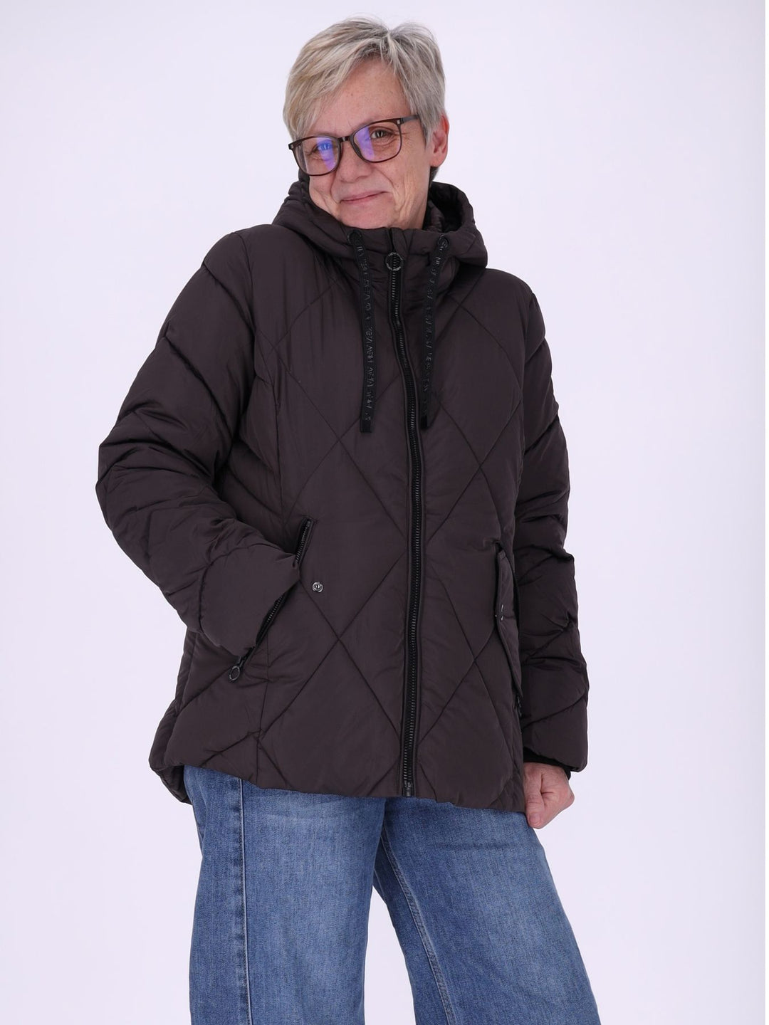 Graue Damen Steppjacke mit Rautensteppung & recycelter Wattierung – modern, zeitlos & vielseitig