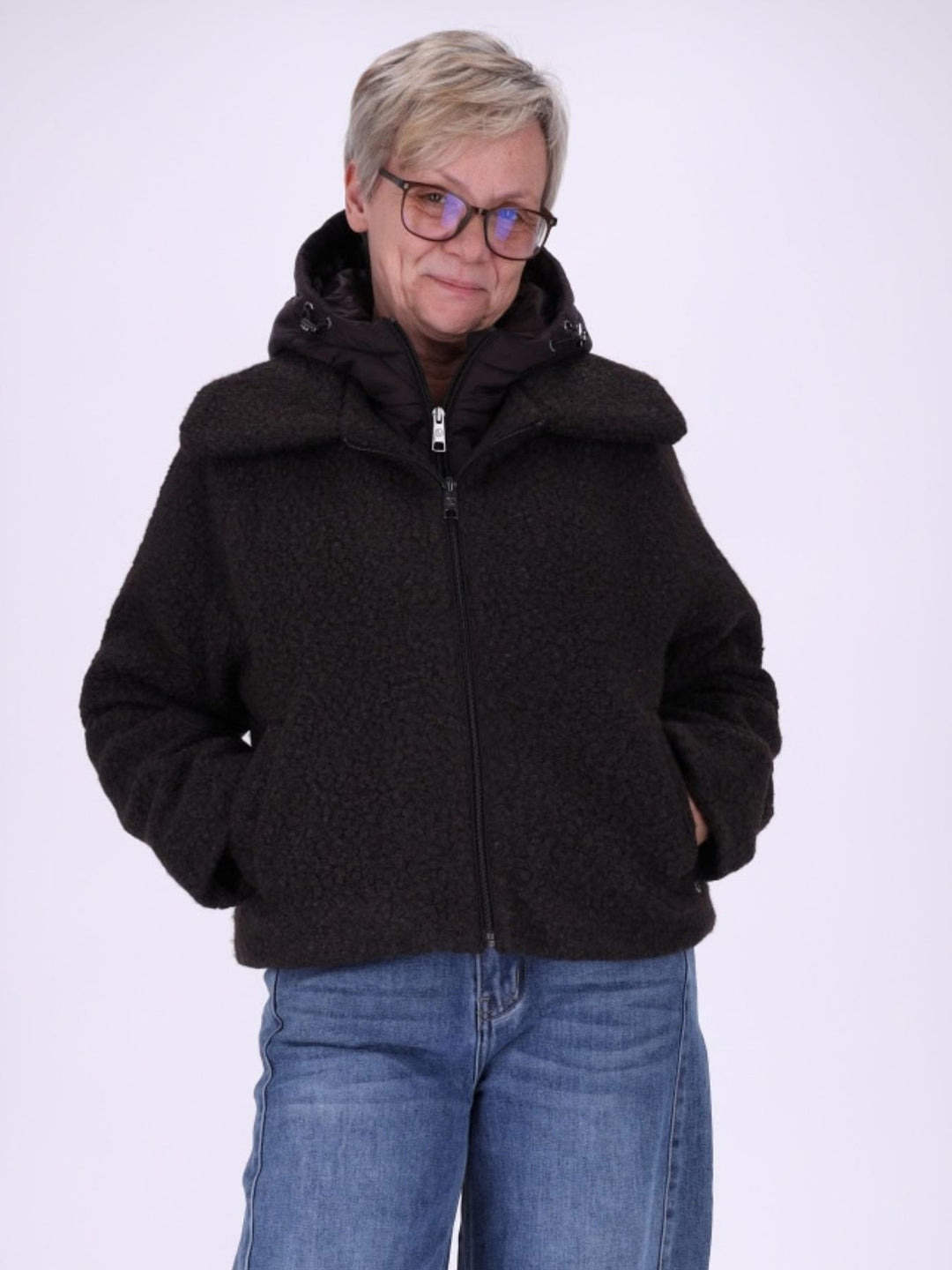 Schwarze Damen Bouclé-Jacke mit abtrennbarer Steppjacke – kuschelig, modern & vielseitig