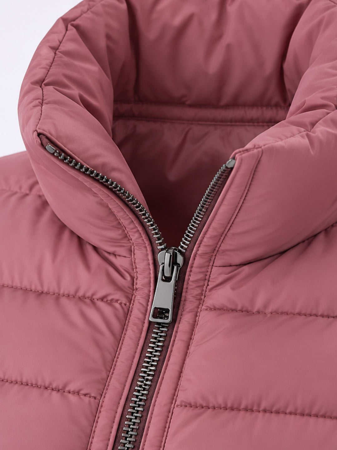 Pinke Damenjacke figurbetont mit recyceltem Polyester – feminin, modern & farbenfroh