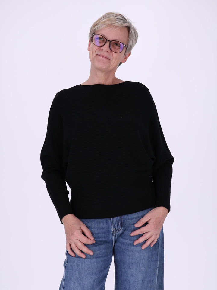 Schwarzer Damen Strickpullover mit Fledermausärmeln – elegant, weich & modern