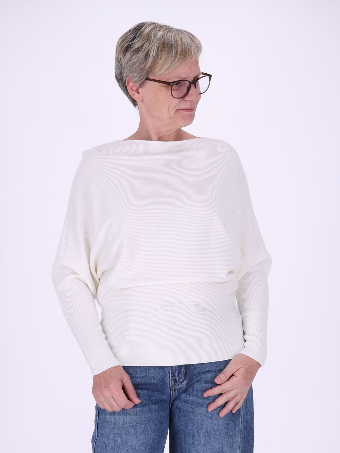 Weißer Damen Strickpullover mit Fledermausärmeln – weich, elegant & modern