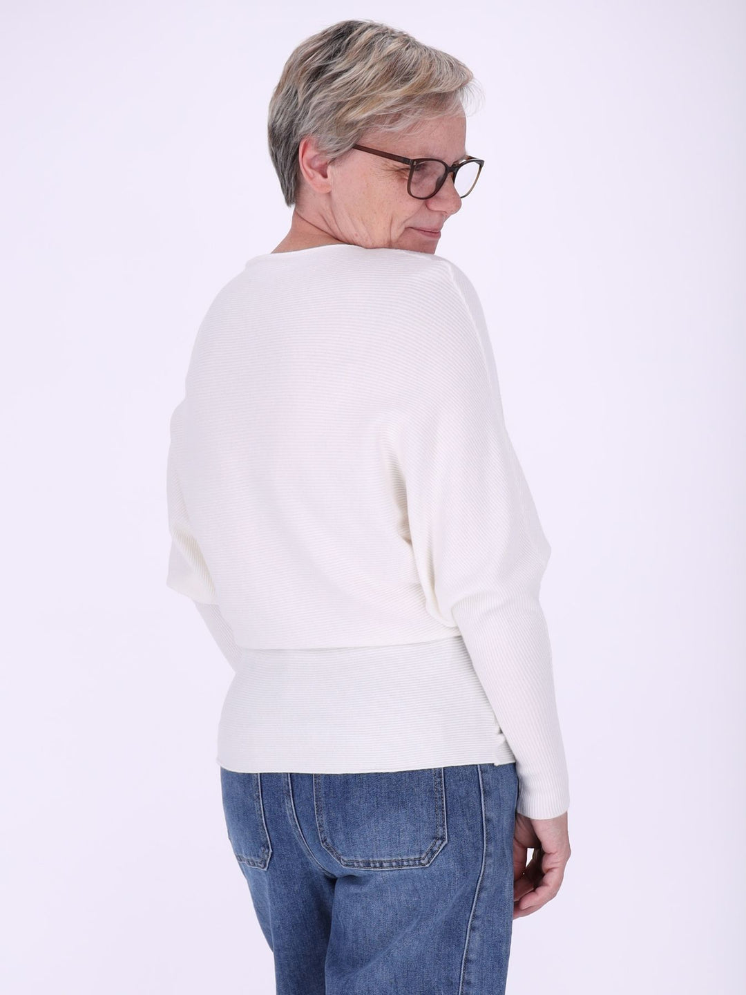 Weißer Damen Strickpullover mit Fledermausärmeln – weich, elegant & modern