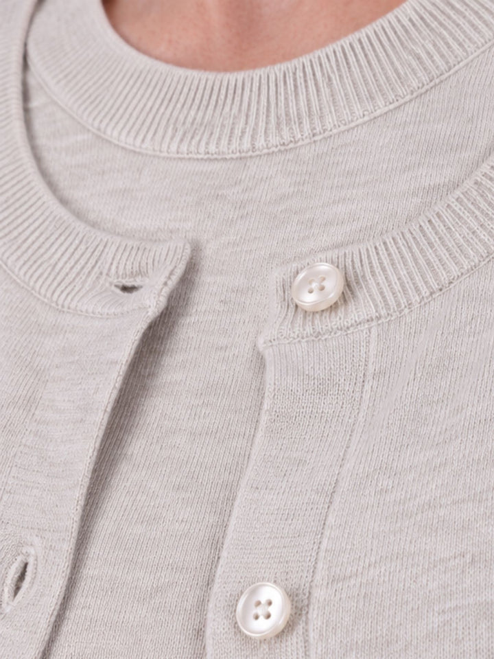 Damen Strickjacke mit Perlenstickerei in Beige – feminin, elegant & zeitlos